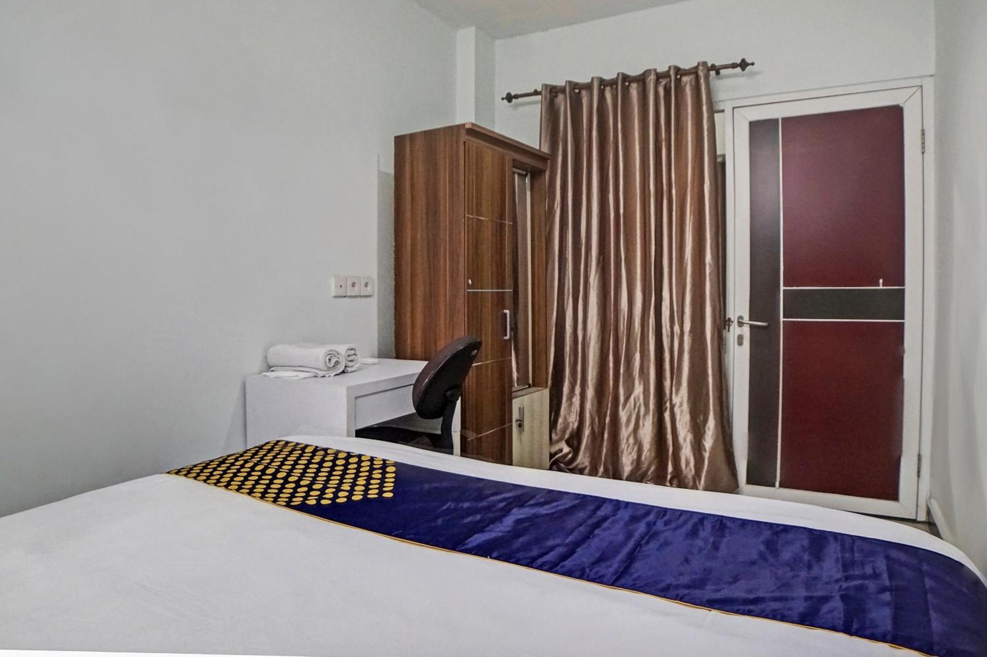 Spot On 92822 Finest House Near Amplas Bus Terminal 棉兰 外观 照片